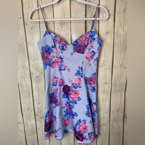 Zara NWT Floral A Line V Neck Cocktail Dress Size Medium. - Picture 2 of 7